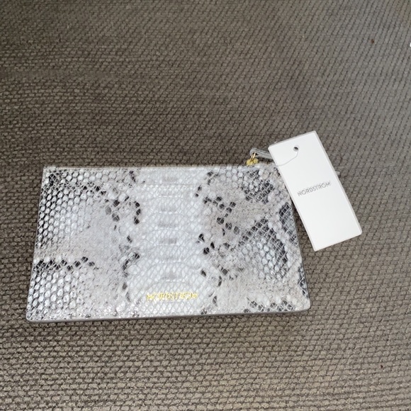 Nordstrom - Picture 2 of 9